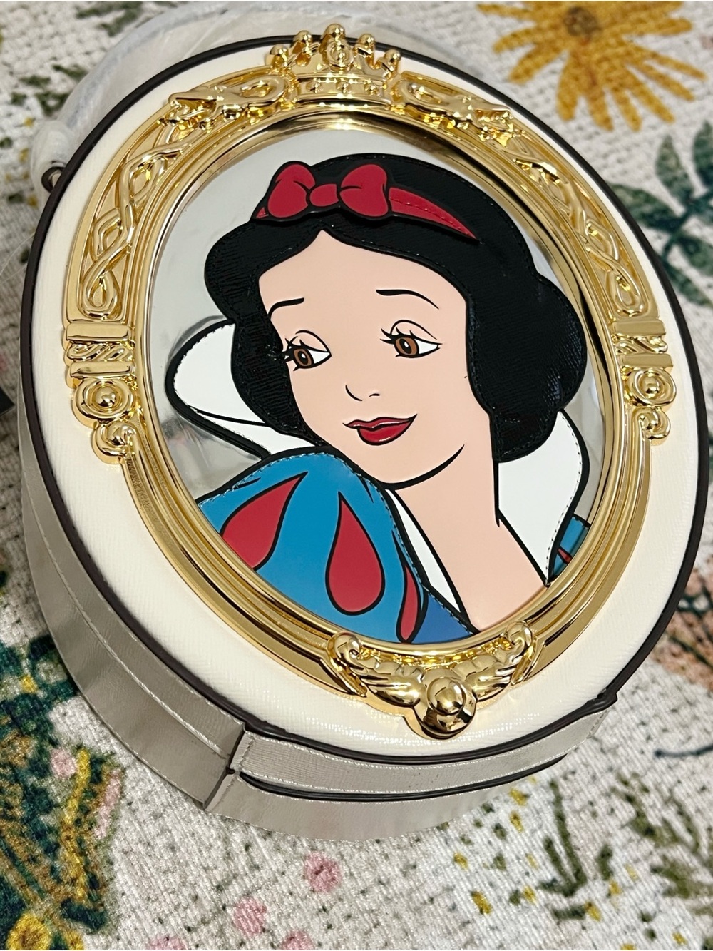 NWT Kate Spade New York X Disney Snow White 3D Mirror Crossbody - Picture 6 of 17